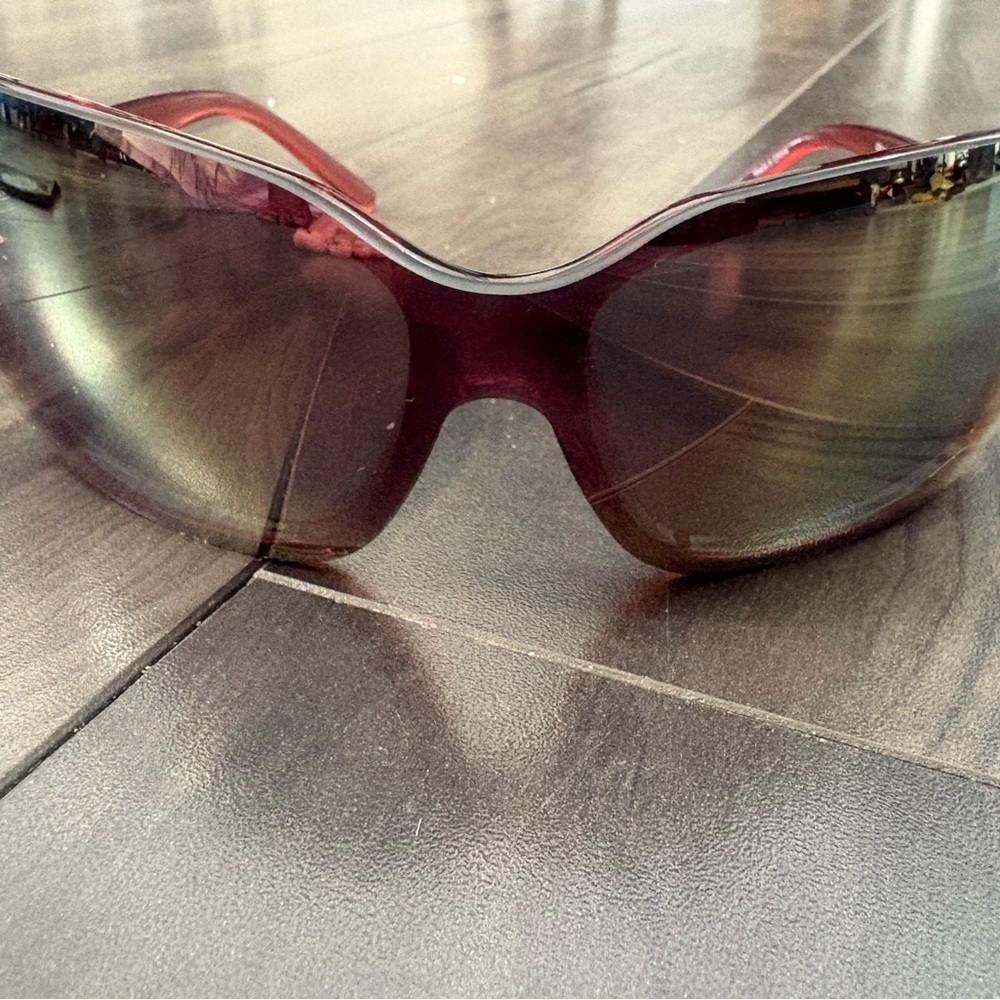 Stylish Burgundy Sunglasses